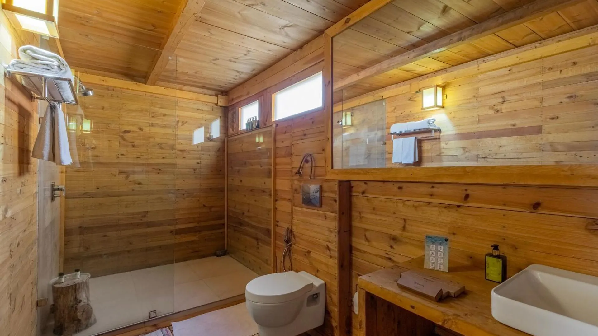 Villa Elivaas 4 Bhk With Garden & Sauna - Skylounge Shimla Indien